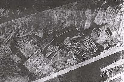 تخریب قبر رضاشاه پهلوی توسط آیت الله خلخالی 1359 شمسی