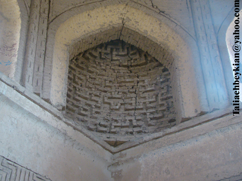 http://s2.picofile.com/file/7955921505/Ajor_Kari_3.jpg
