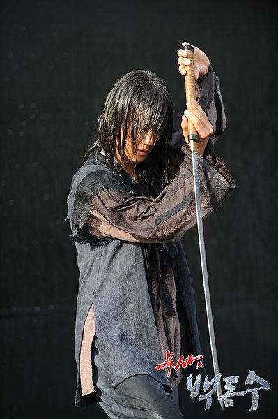 http://s2.picofile.com/file/7960966876/Warrior_Baek_Dong_Soo_7_.jpg