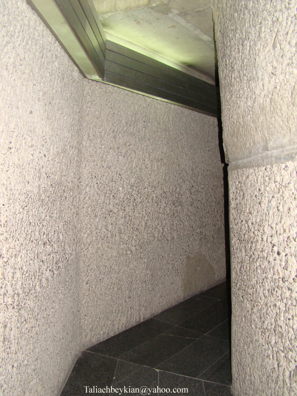 http://s2.picofile.com/file/7963502361/a1.jpg