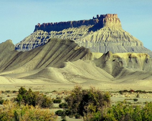 تصویر: http://s2.picofile.com/file/7980453331/منظره_ی_کوه_گهواره_افغانستان.jpg تصویر: http://s2.picofile.com/file/7980453331/منظره_ی_کوه_گهواره_افغانستان.jpg