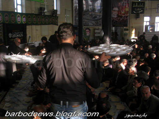 http://s2.picofile.com/file/8100343542/ziyarat2.jpg