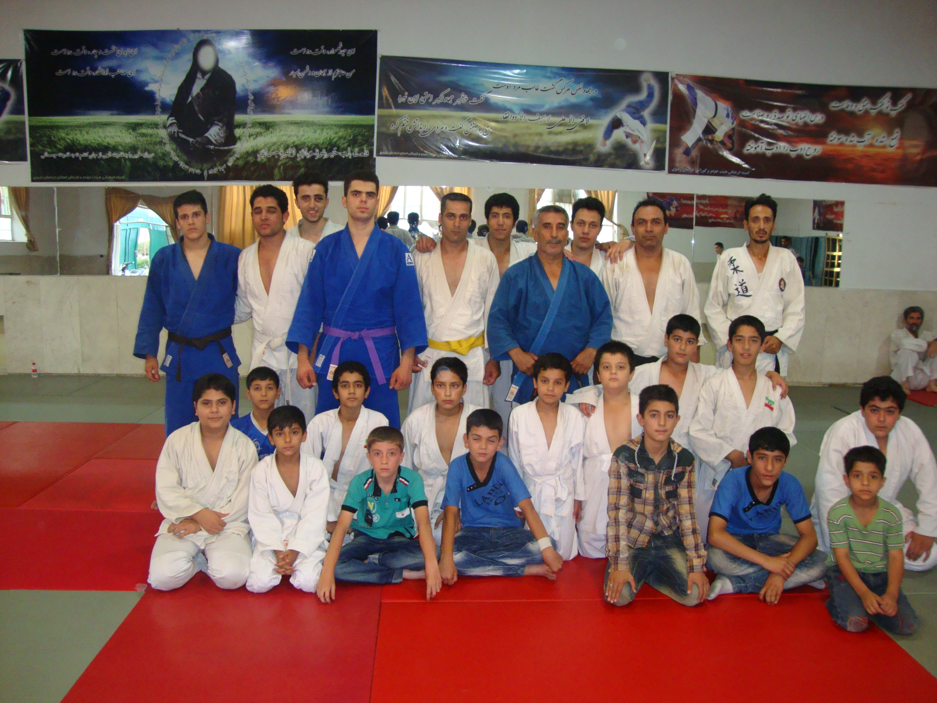 http://s2.picofile.com/file/8262361768/333760_4.jpg
