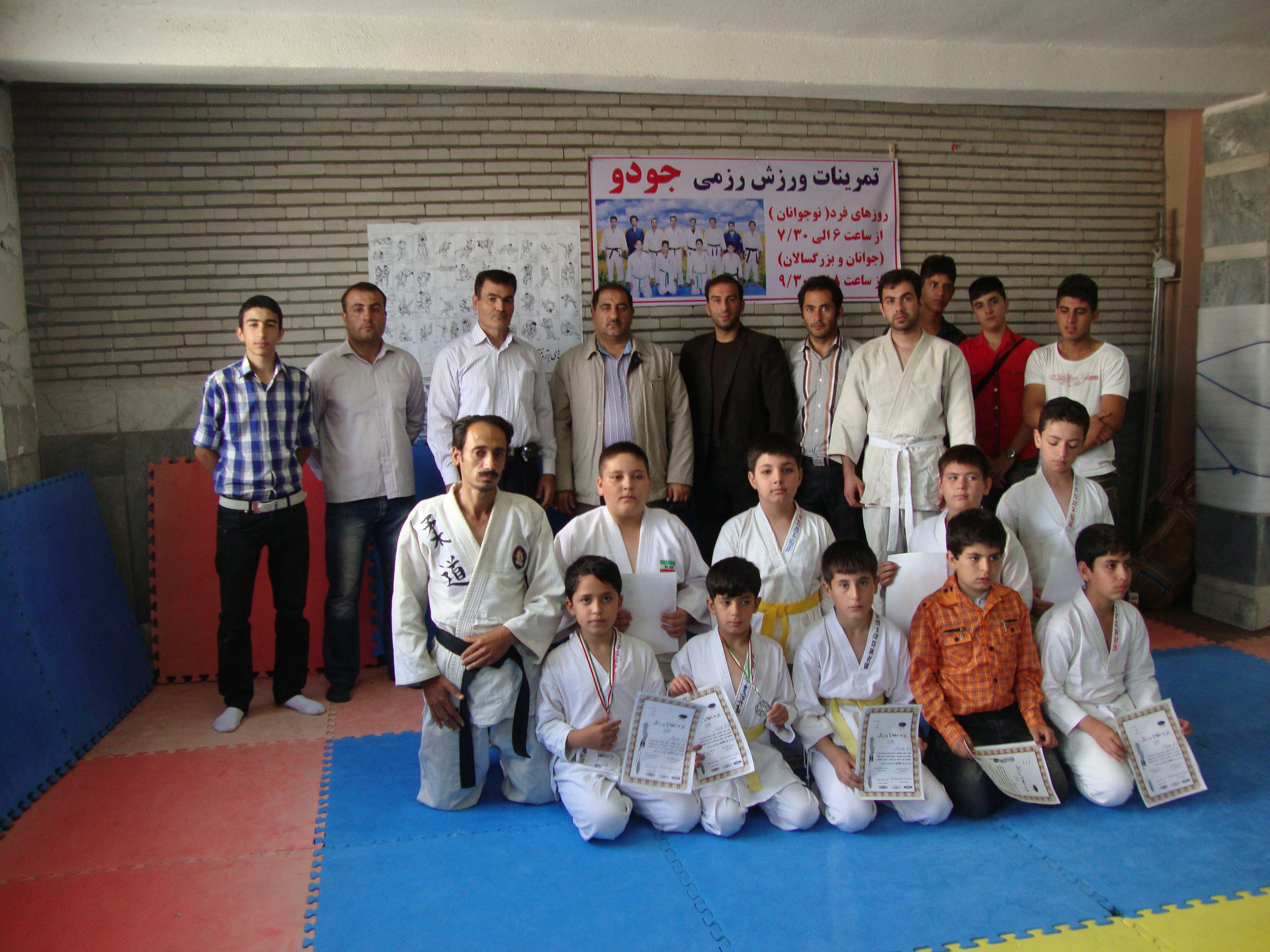 http://s2.picofile.com/file/8262607476/DSC02238_.JPG