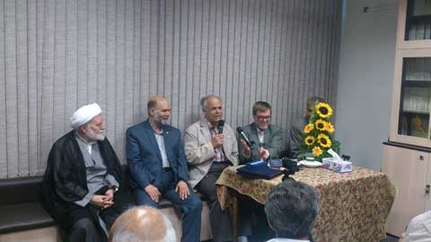 آیینه یزد - من خیلی کم پایم می‌لرزد، اما امروز در حضور شما پایم لرزید