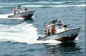 : اخطار شناور ايراني به ناو جنگي آمريکا