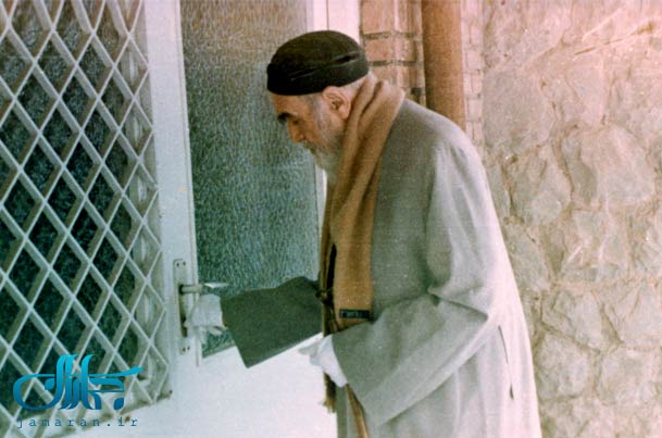 ماجرای جالب کنار گذاشتن سیگار توسط امام خمینی(ره) ماجرای جالب کنار گذاشتن سیگار توسط امام خمینی(ره)