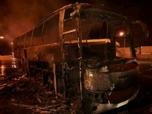  : آتش گرفتن کامل يک اتوبوس در جاده خرم آباد- زال