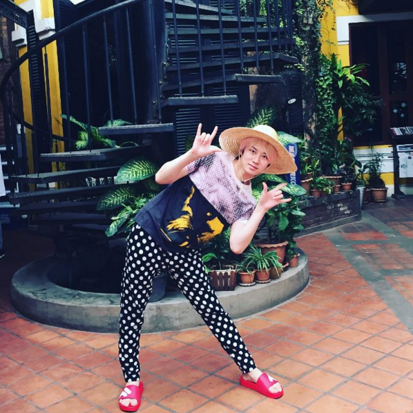 http://s2.picofile.com/file/8265296018/160119_Heechul.jpg