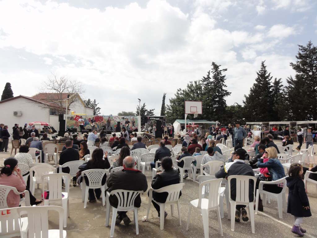 http://s2.picofile.com/file/8285360500/127.jpg