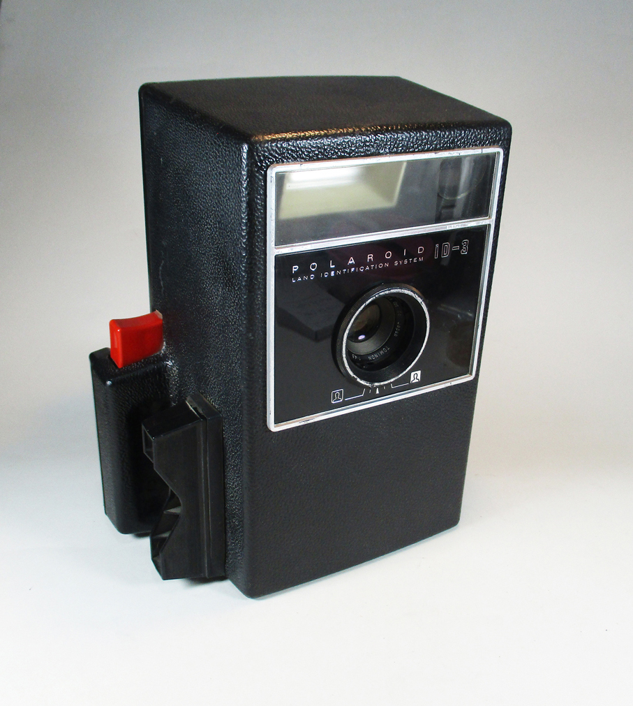 دوربین غول پیکر بسیار کمیاب و خاص Polaroid ID-3 